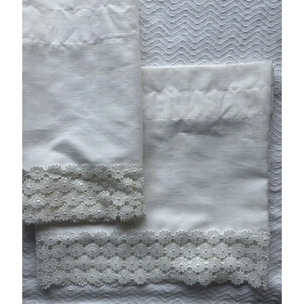 Pair of White Valances with Daisy Floral Trim 58x13 Cottage Farmhouse EUC